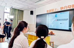 <b>中考700分考生放弃沉点高中读职校</b>
